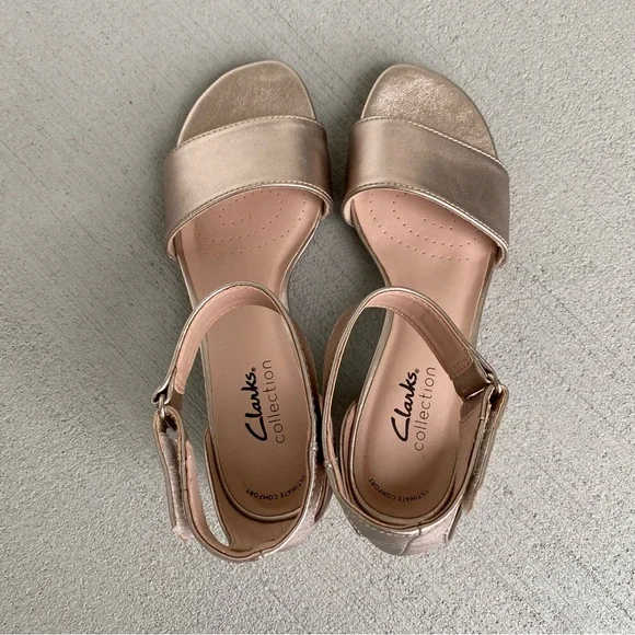 NEW Clarks Women's Caroleigh Anya Rose Gold Metallic Ankle Sandals Size 6.5 - Picture 3 of 12